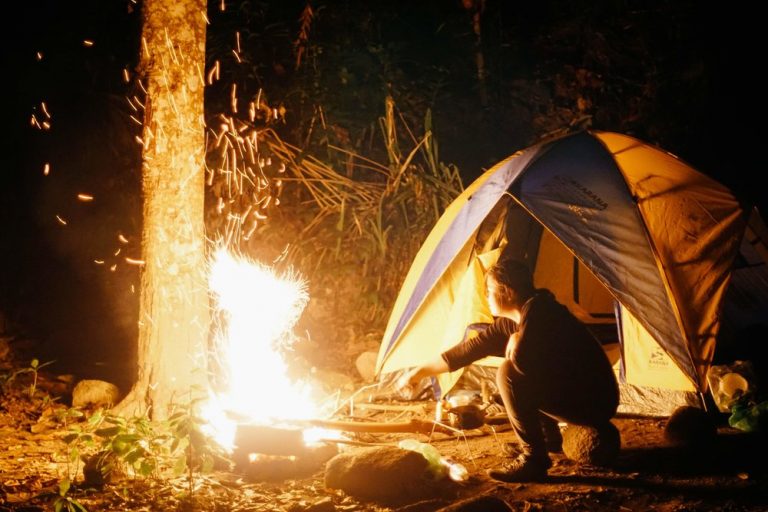 How to set up a Camping Tent : A complete step-to-step guide